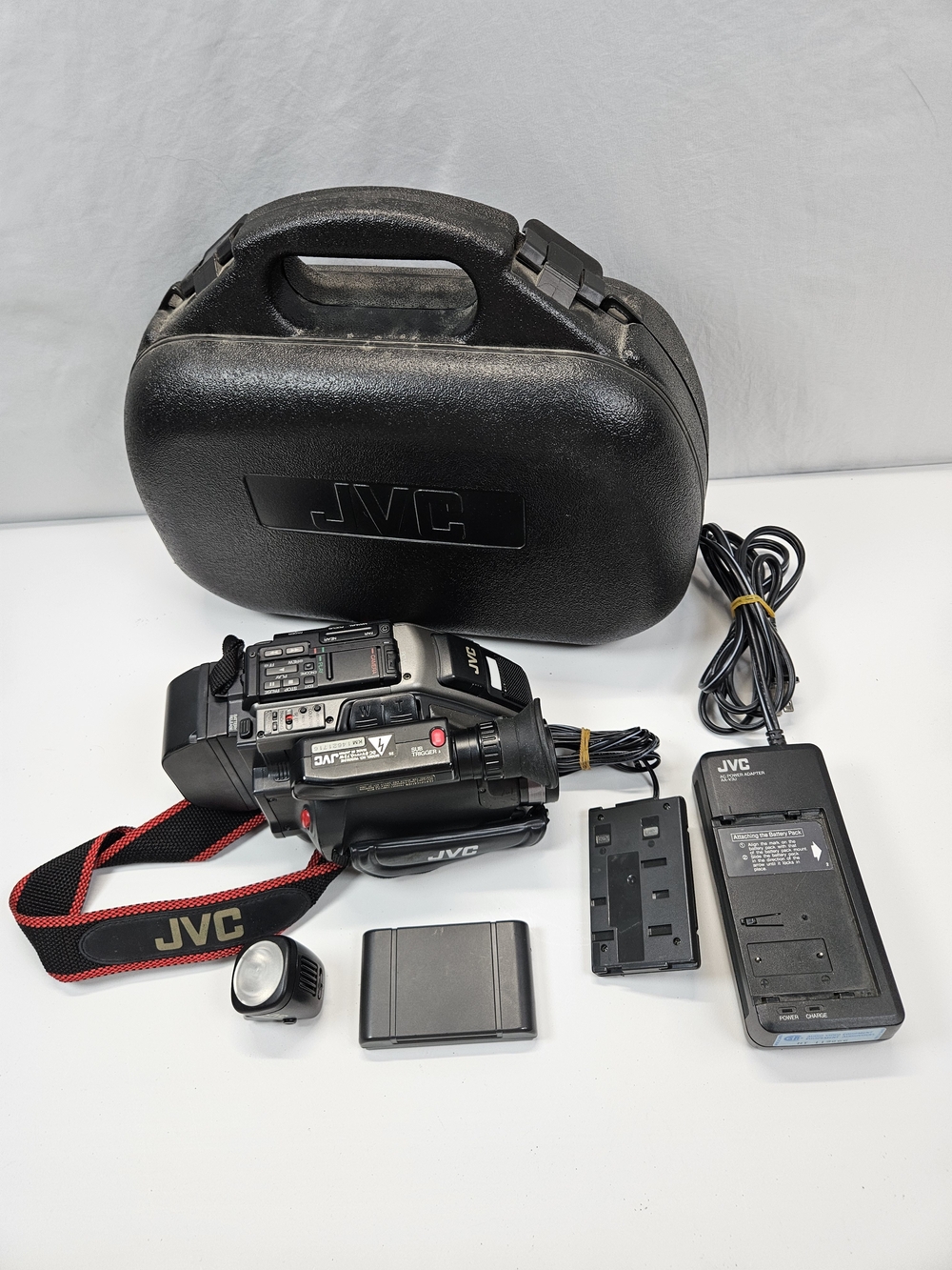JVC GR-AX10U Compact VHS-C Camcorder Bundle Charger Case Working No Tape Vintage
